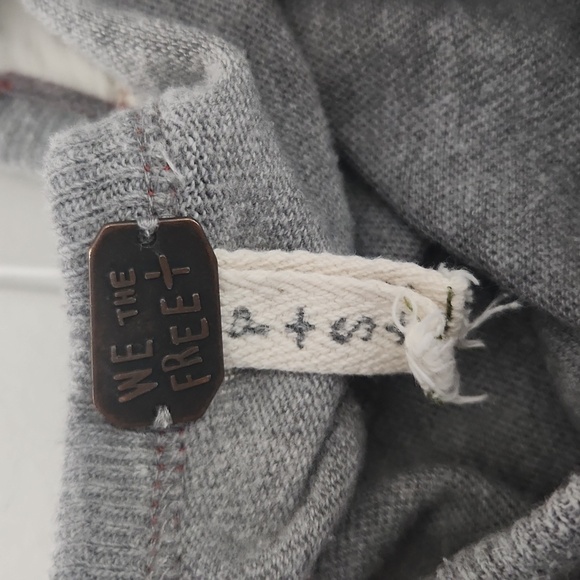 We The Free Sweater Womems Size S Petite embroidery sequins gray floral - Picture 4 of 10